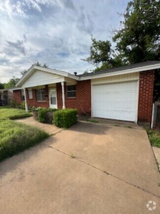 Building Photo - 4117 Wrangler Dr
