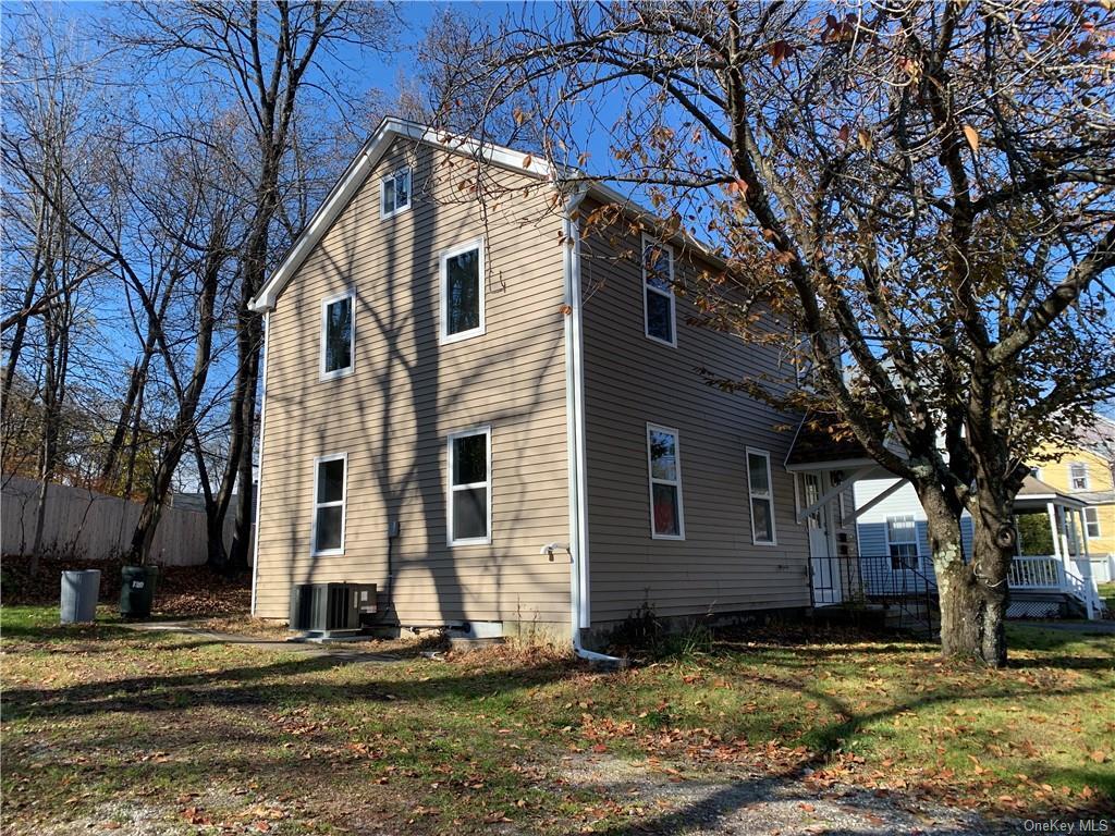 Primary Photo - 9 Poplar St