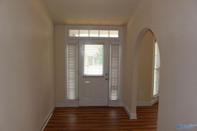 Building Photo - 103 Glen View Dr