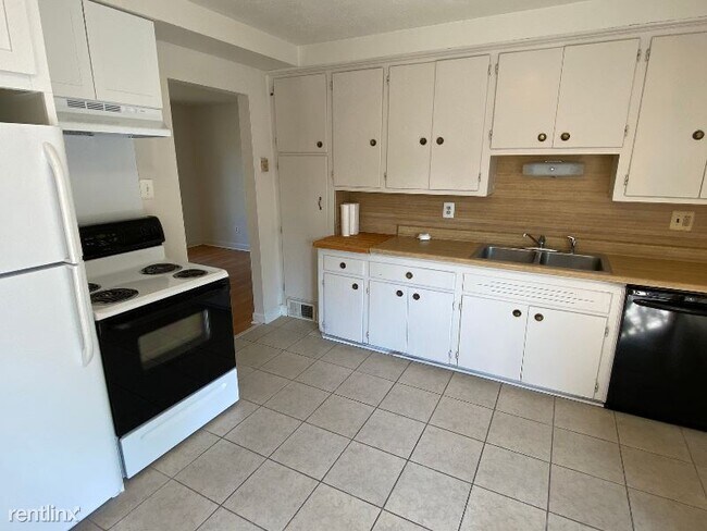 Building Photo - 3 br, 1 bath House - 224 Harrison St