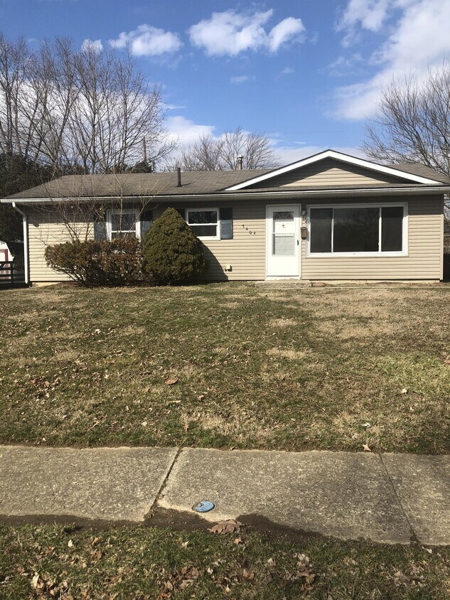 Primary Photo - 7404 Sabre Ave