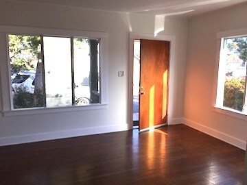 Living Room - 750 Pier Ave