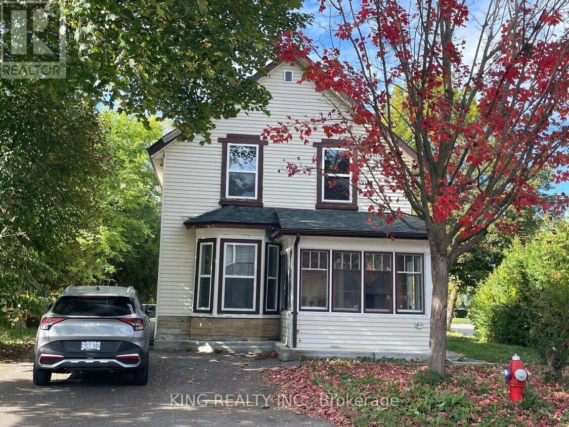 Primary Photo - 24 English St