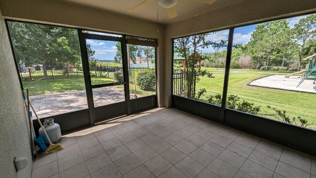 Foto del edificio - 9021 Pecky Cypress Way