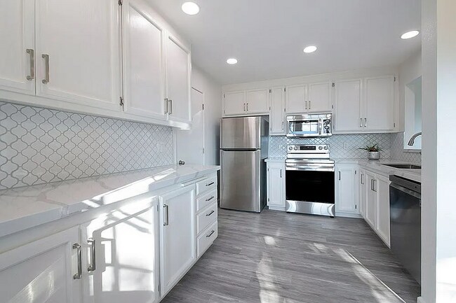 Foto del edificio - 410 Canyon Woods Pl