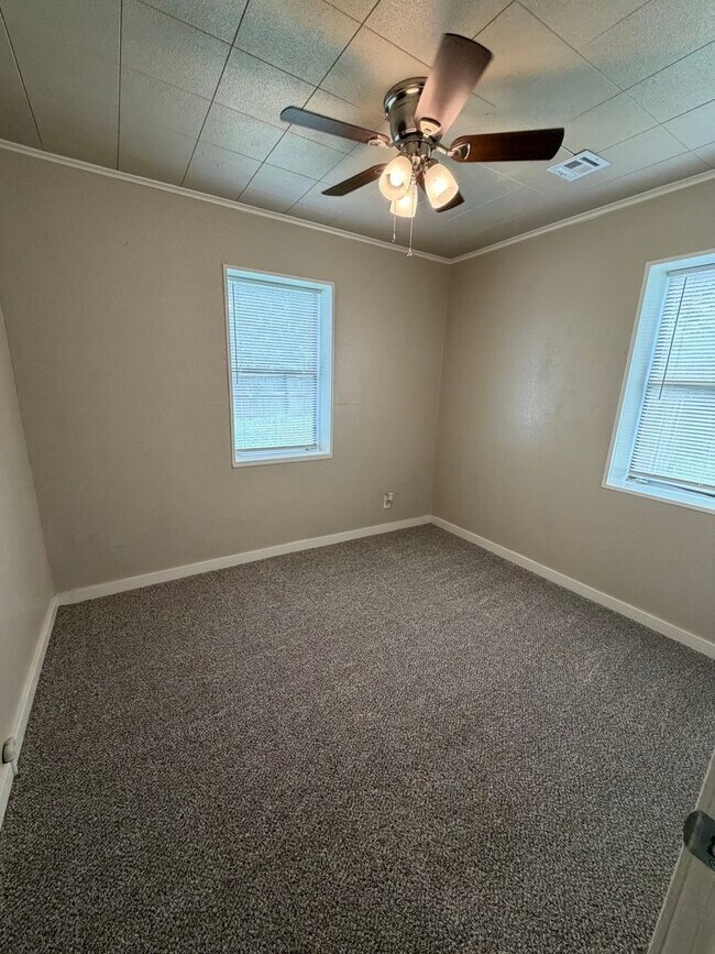 Foto del edificio - 3 Bedroom 1 Bath Home For Rent