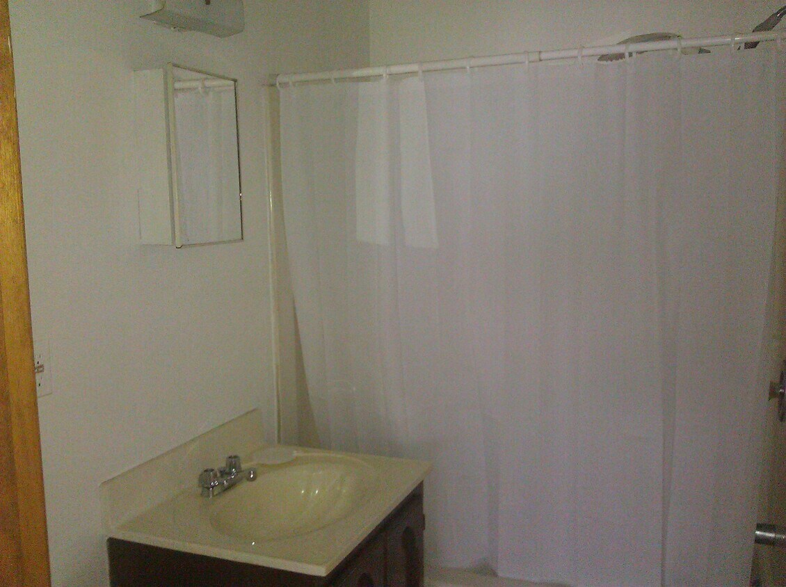Building Photo - 8 Storer Ct