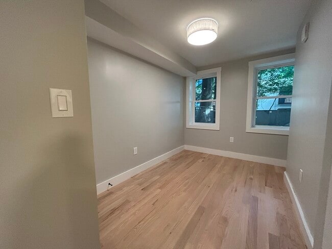 Building Photo - 37 Delle Ave