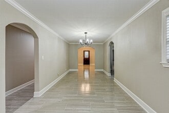 Building Photo - 6618 Winton St