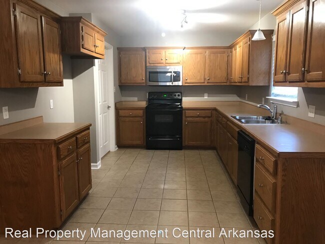 Building Photo - 4 br, 2 bath House - 323 Autumn Dr.