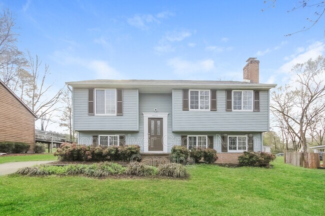 Building Photo - 4800 Cheviot Rd