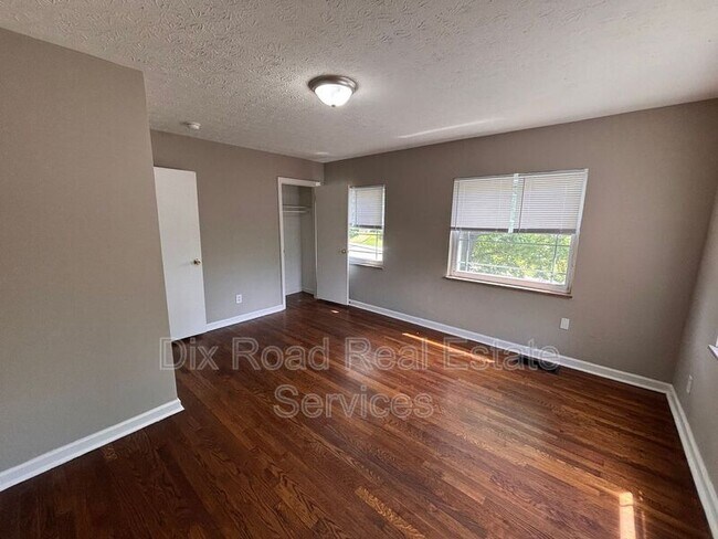 Building Photo - 2703 Roosevelt Blvd