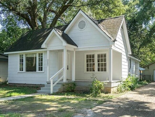 Foto del edificio - 2407 Juanita St