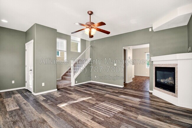 Foto del edificio - 4998 Dovetail Ln