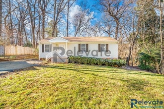 Building Photo - 2630 Beaver Falls Rd