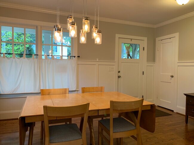 Foto del edificio - 232 Greenwood Cir