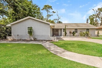 Building Photo - 1005 Park Dr