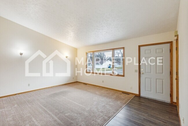 Foto del edificio - 4248 Laurel Rd