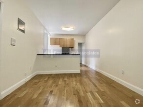 Building Photo - 12 Pinehurst Ave