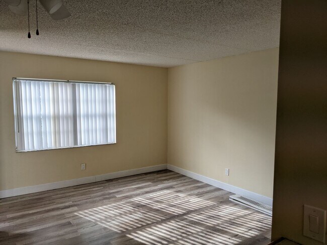 Foto del edificio - Ground Floor 1 Bedroom 1 Bath Screen Porch...