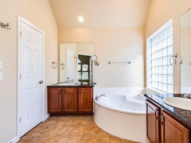 Foto del edificio - 14812 Avery Ranch Blvd