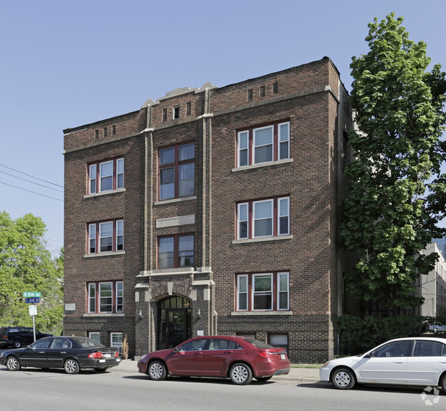 Foto del edificio - Brownstones Downtown