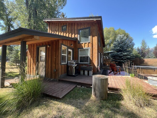 Foto del edificio - 4275 Leeper Ln