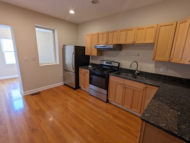 Building Photo - 2841 N Albany Ave