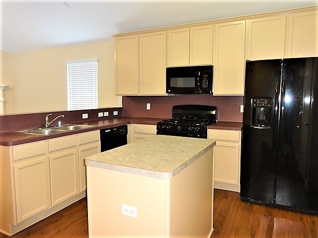 Foto del edificio - 19072 Hammer Ln