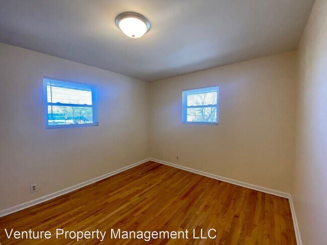 Building Photo - 3020 W Fardale Ave