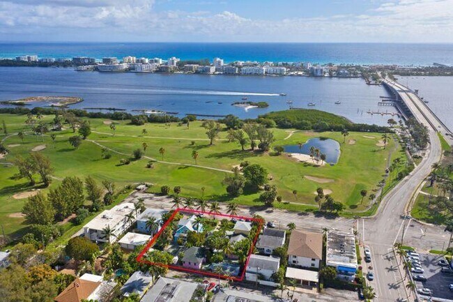 Foto del edificio - 121 N Golfview Rd
