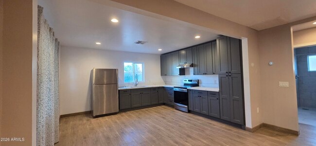 Building Photo - 119 E Hill Dr