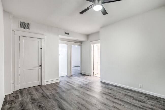 Foto del edificio - 1722 Waverly Pl