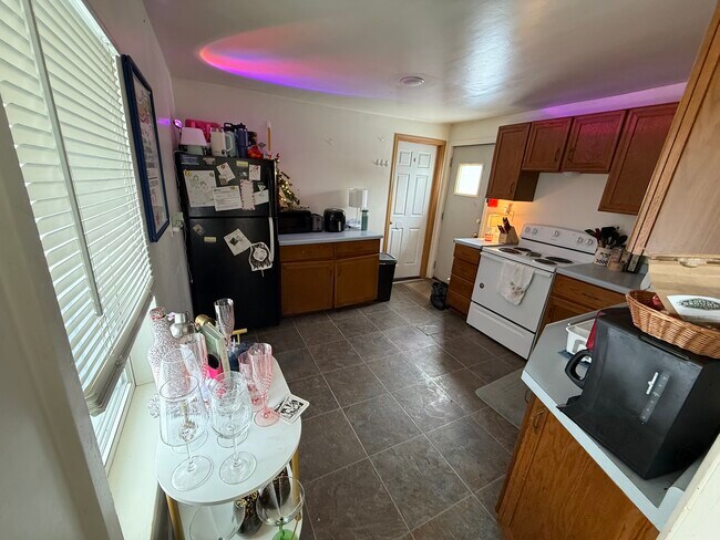 Building Photo - 525 Chippewa St