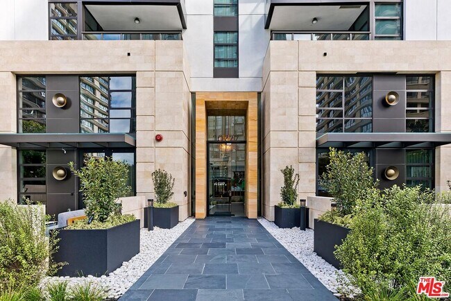 Foto del edificio - 10777 Wilshire Blvd
