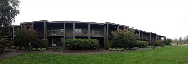 Building Photo - 219 Semanski St S