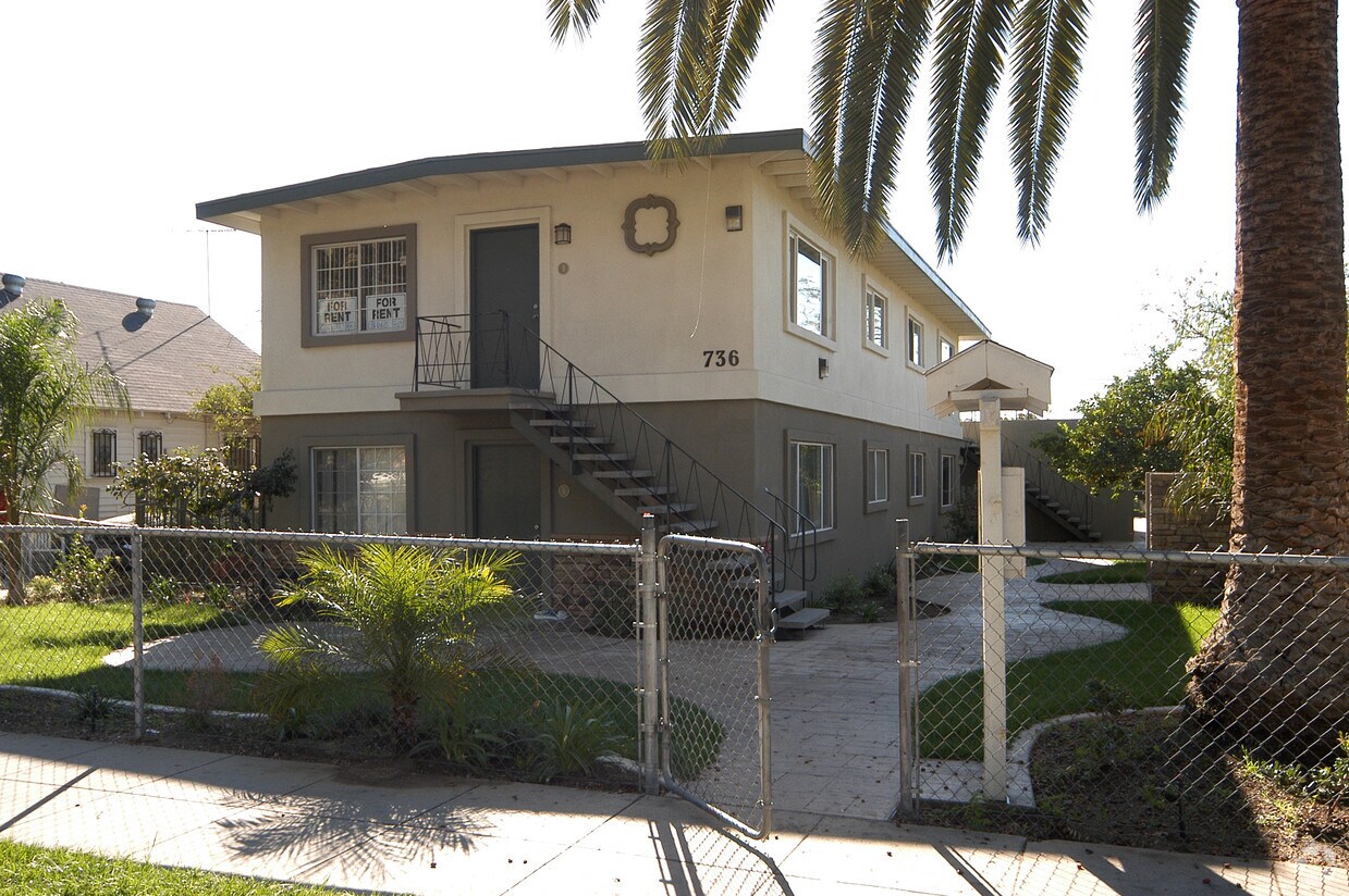 Primary Photo - 736 E Nocta St