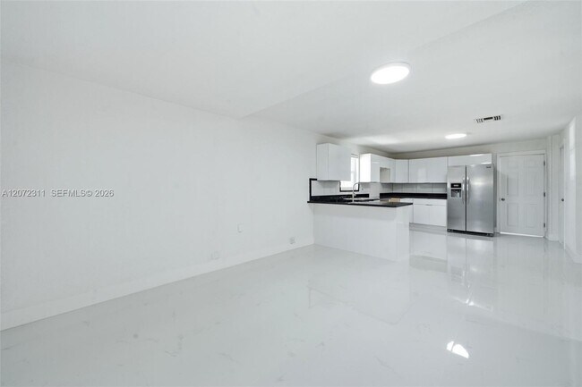 Foto del edificio - 399 NW 98th St