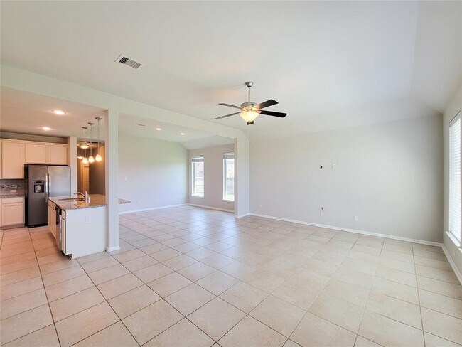 Foto del edificio - 24403 Royal Pike Dr