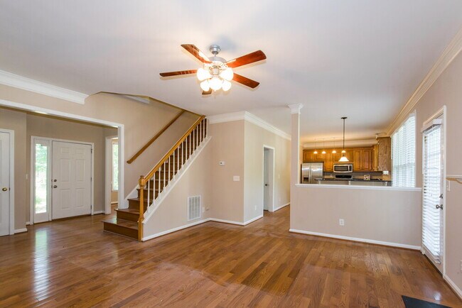 Foto del edificio - 9003 Mapledale Ct