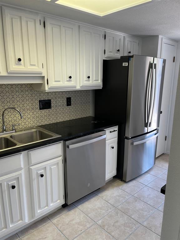 Building Photo - 8301 Summer Side Dr
