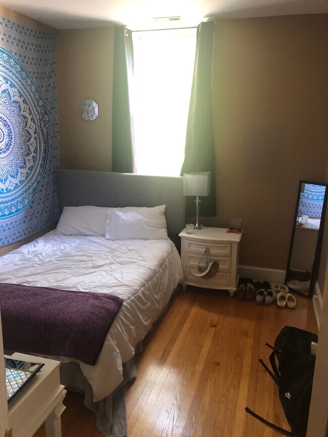Bedroom 1 - 9111 Center St