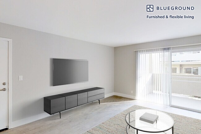 Foto del edificio - 3831 Orchid Ln