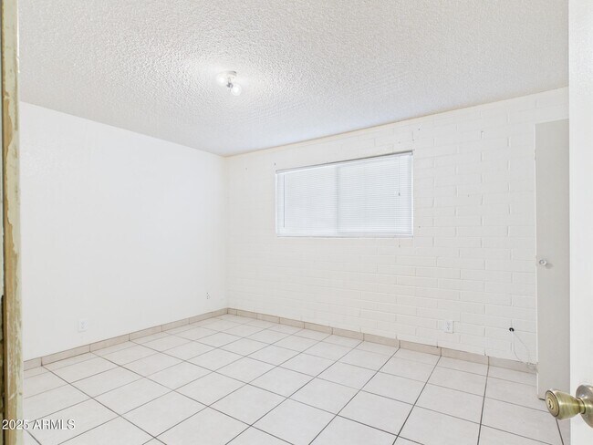 Foto del edificio - 3027 N 37th St