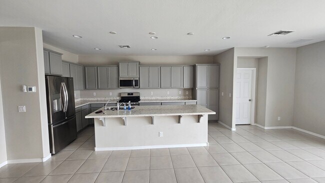 Building Photo - 40915 W Agave Rd