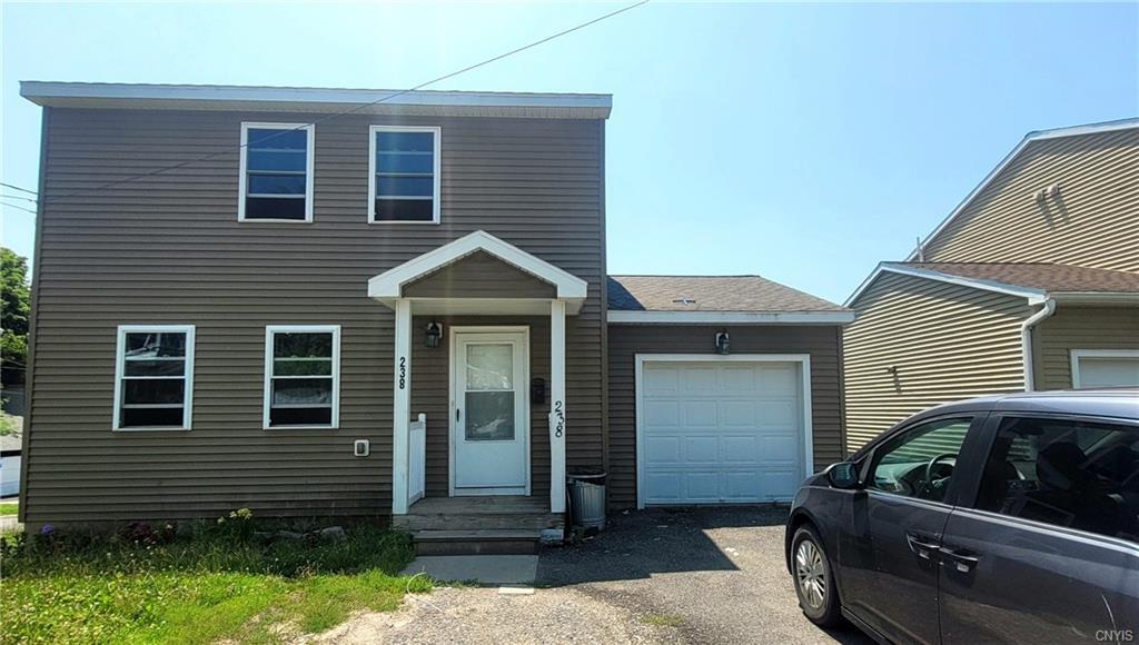 Foto principal - 238 Robinson St