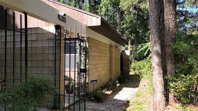 Foto del edificio - 7019 SW 44 Ave