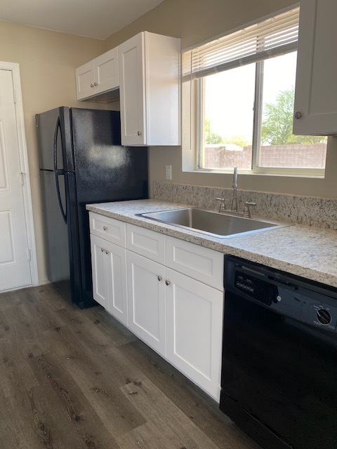 Kitchen - 375 W Spruell Ave