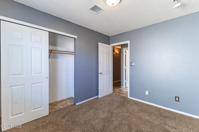 Foto del edificio - 14269 Desert Fire Ct