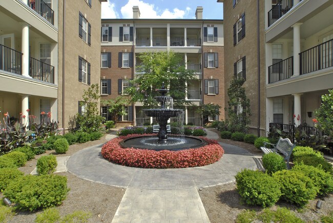 311 Seven Springs Way Unit 203, Brentwood, TN 37027